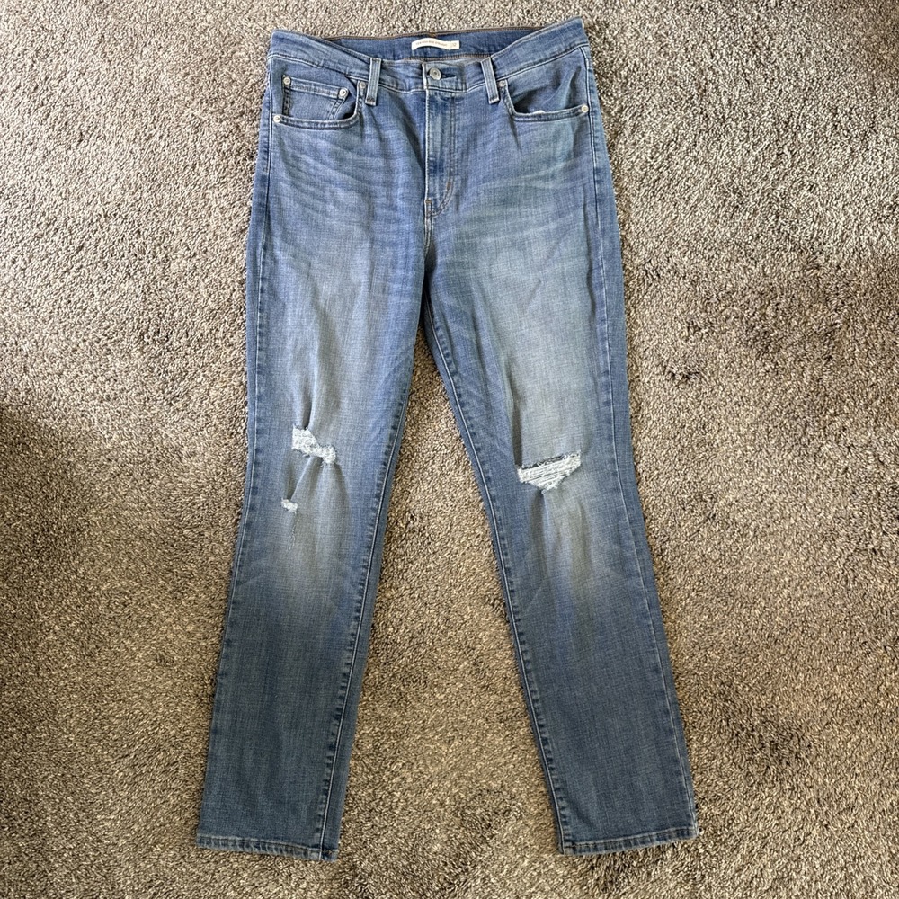 Levi's Women's 724 High Rise Straight Leg Jeans Light Wash Distressed Size 32